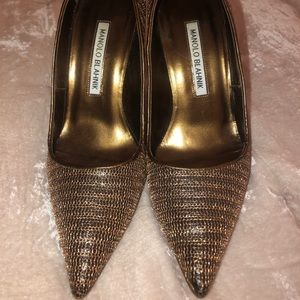 Gold chain real Manolo Blahnik pumps
